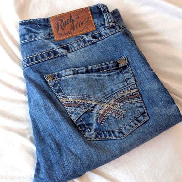 Wrangler Other - Wrangler Men's Rock 47 Denim Relaxed Boot Pocket Embroidery Detail Jeans 34x31